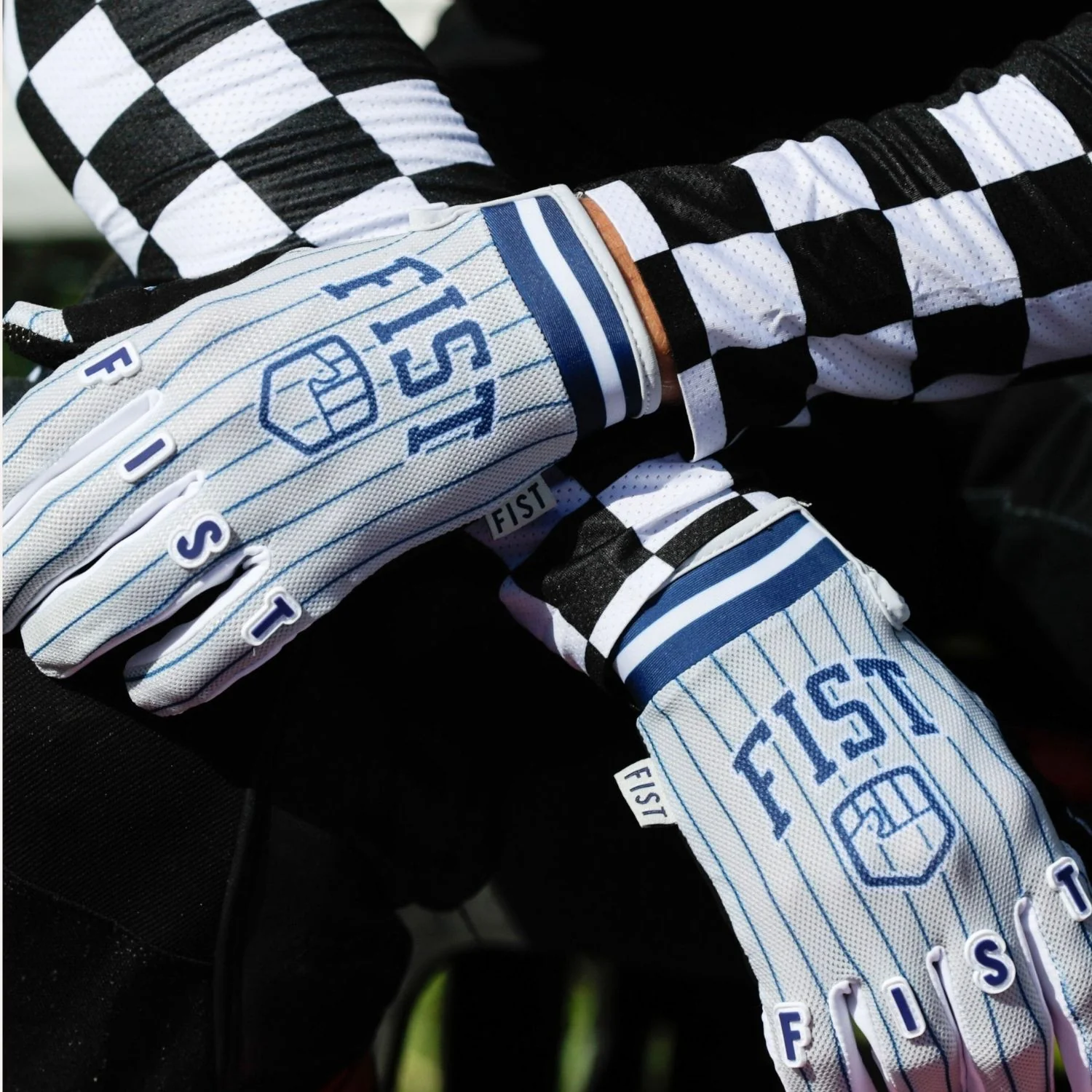 FIST BREEZER GLOVE PINSTRIPE - Image 4