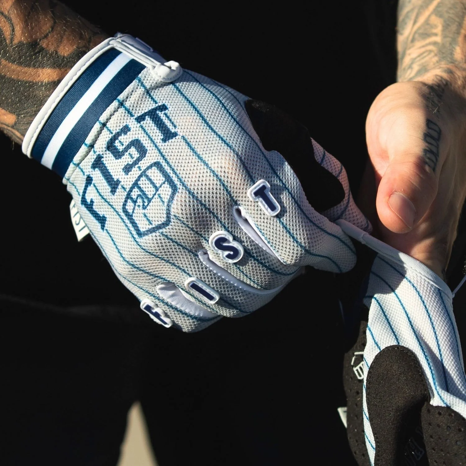 FIST BREEZER GLOVE PINSTRIPE - Image 5