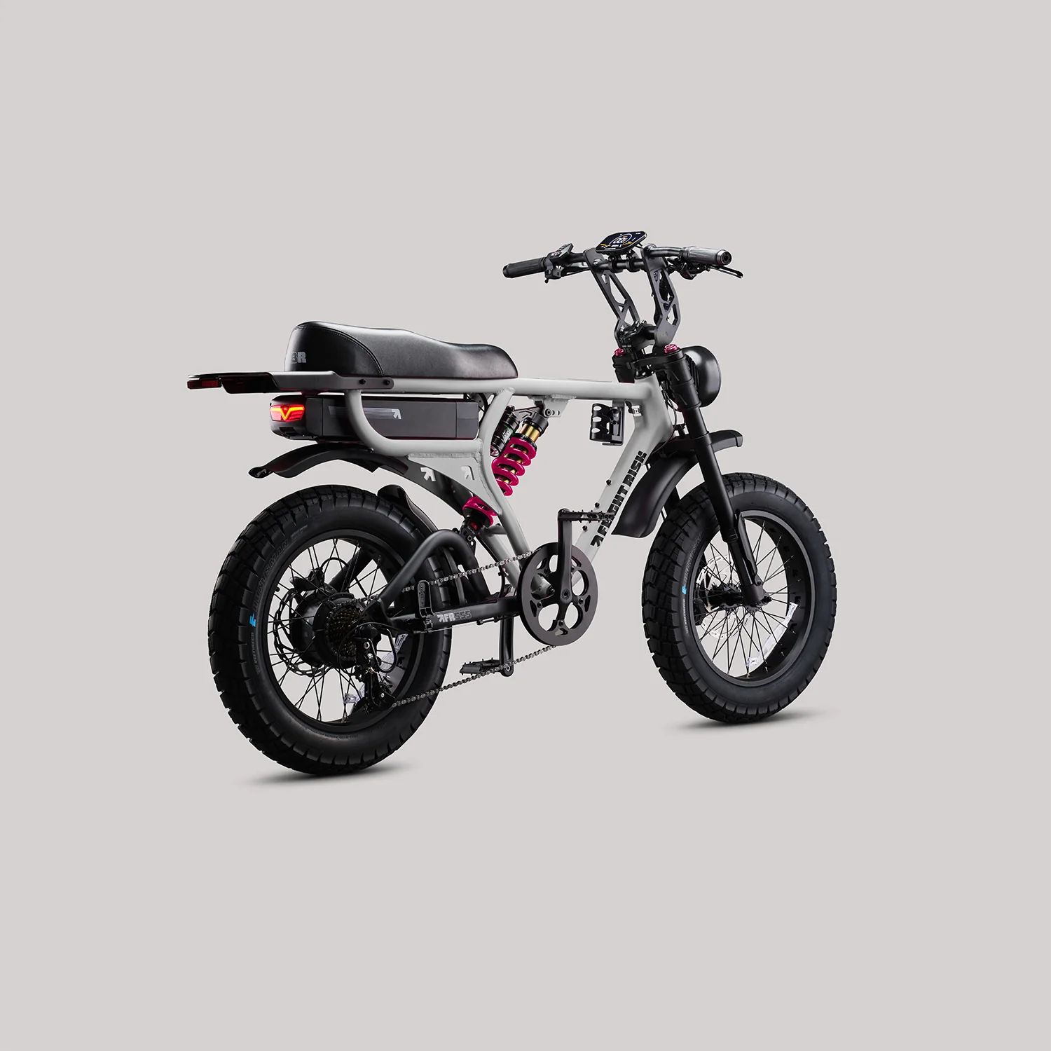 FR555 - Silver - Image 3